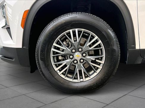Used 2024 Chevrolet Traverse LT image 20