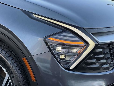 Used 2024 Kia Sportage LX image 23