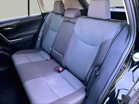 Used 2025 Toyota RAV4 XLE FWD image 20