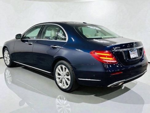 Used 2017 Mercedes-Benz E 300 4MATIC image 5