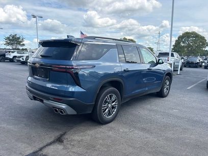 Used 2025 Chevrolet Traverse LT
