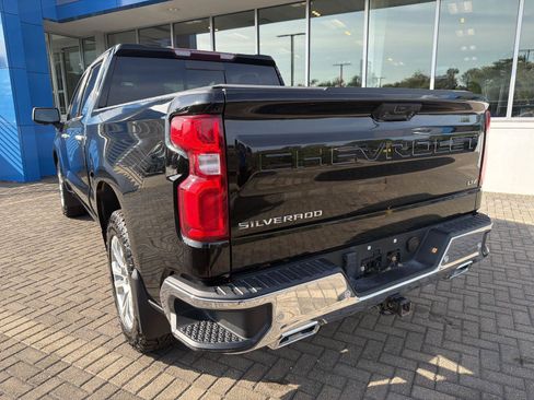 Used 2023 Chevrolet Silverado 1500 LTZ AWD/4WD image 3