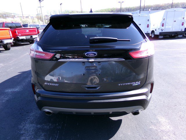 Used 2019 Ford Edge Titanium w/ Equipment Group 301A AWD/4WD image 8