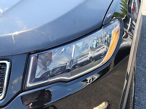 Used 2020 Jeep Compass Latitude w/ Cold Weather Group AWD/4WD image 10