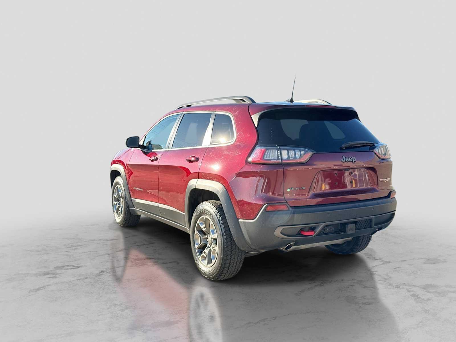 Used 2019 Jeep Cherokee Trailhawk w/ Cold Weather Group AWD/4WD image 4