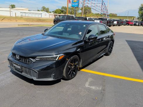 Used 2025 Honda Civic Sport image 3