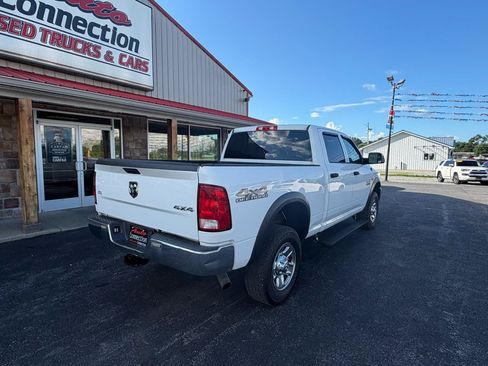 Used 2018 RAM 2500 Tradesman w/ Chrome Appearance Group AWD/4WD image 4