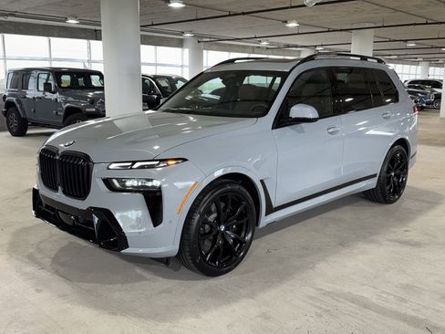 New 2026 BMW X7 xDrive40i w/ M Sport Package image 3