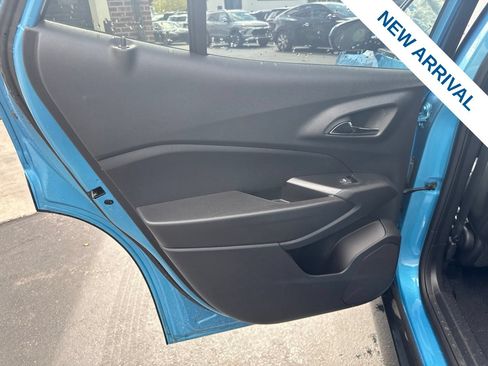 Used 2025 Chevrolet Trax LT w/ LT Convenience Package FWD image 15