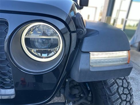 Used 2021 Jeep Gladiator Mojave w/ LED Lighting Group image 9