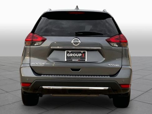 Used 2020 Nissan Rogue SV image 5