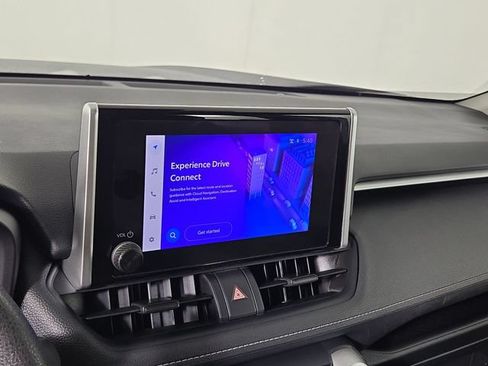 Used 2025 Toyota RAV4 XLE FWD image 17