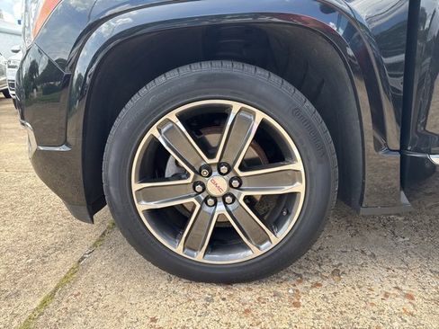 Used 2018 GMC Acadia Denali w/ Technology Package image 37