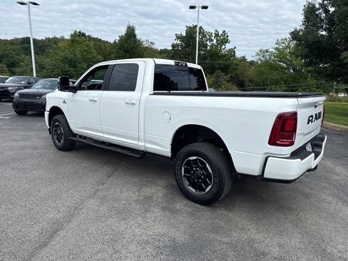 Used 2025 RAM 2500 Laramie AWD/4WD image 4