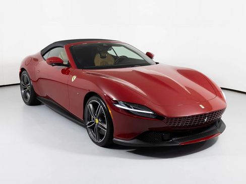 Used 2024 Ferrari Roma Spider image 7