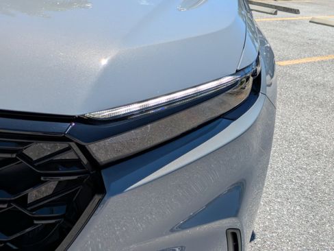 Certified 2025 Honda CR-V Sport image 9