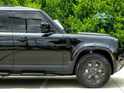 Used 2026 Land Rover Defender 110 S AWD/4WD image 12