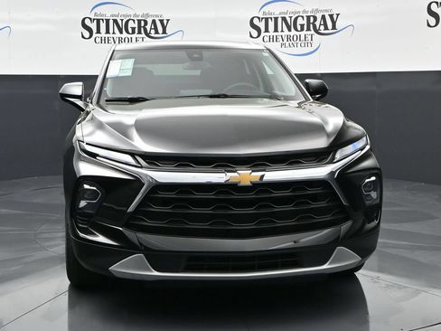 Used 2025 Chevrolet Blazer LT AWD/4WD image 2