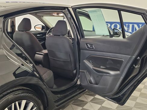 Used 2024 Nissan Altima 2.5 SV FWD image 31