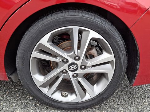 Used 2017 Hyundai Elantra Limited w/ Limited Tech Package 04 image 8