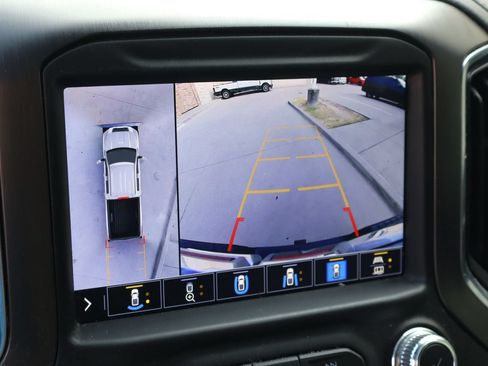 Used 2021 GMC Sierra 2500 AT4 w/ AT4 Premium Plus Package AWD/4WD image 8
