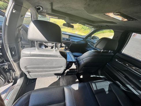 Used 2015 BMW 750i 750i 4dr Sedan image 35