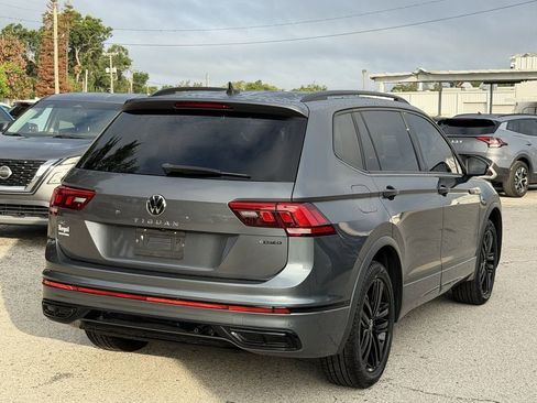 Used 2022 Volkswagen Tiguan SE R-Line AWD/4WD image 4