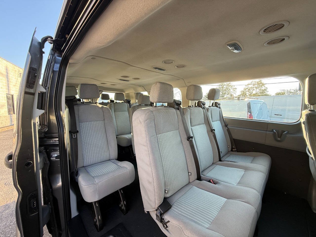 Used 2017 Ford Transit 350 XL RWD image 29