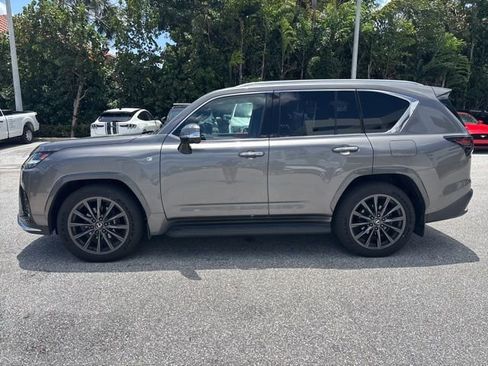Used 2025 Lexus LX 600 F Sport w/ Accessory Package (Z1) image 4