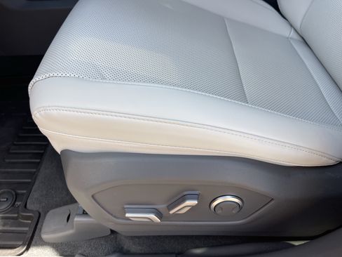 Used 2026 Hyundai Santa Fe SEL FWD image 19