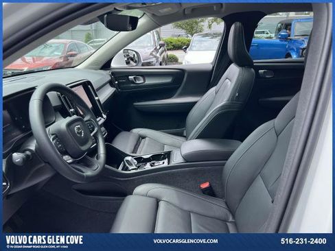 Certified 2024 Volvo XC40 B5 Plus w/ Protection Package Premier image 14