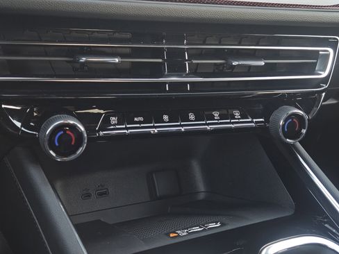 New 2026 Chevrolet Traverse RS image 25