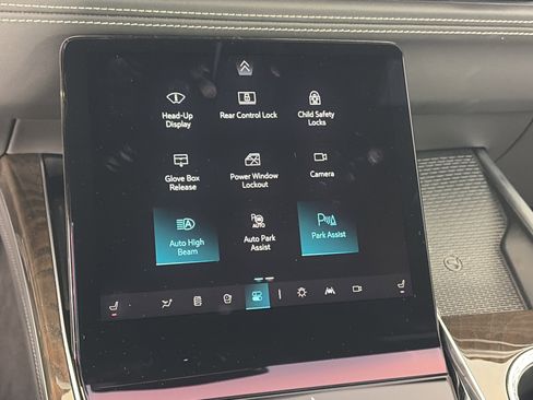 Used 2025 Cadillac Escalade Sport Platinum image 28