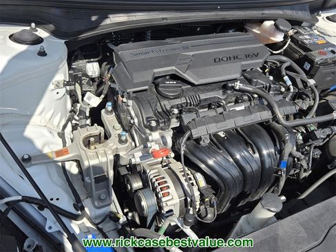 Used 2023 Hyundai Elantra Limited image 19