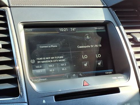 Used 2014 Ford Taurus SEL w/ Equipment Group 201A FWD image 17