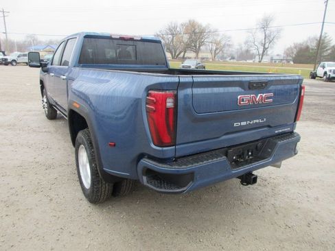 New 2026 GMC Sierra 3500 Denali w/ Denali Reserve Package image 9