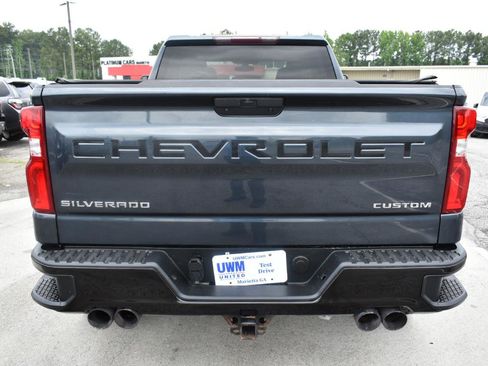 Used 2019 Chevrolet Silverado 1500 Custom Trail Boss w/ Custom Convenience Package AWD/4WD image 7