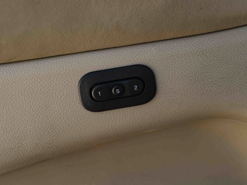 Used 2011 Jeep Grand Cherokee Overland AWD/4WD image 36