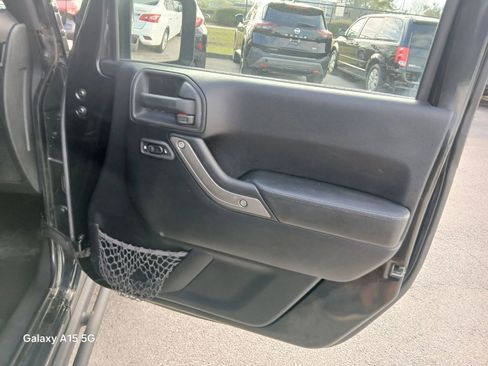 Used 2016 Jeep Wrangler Sport AWD/4WD image 14