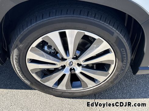 Used 2022 Subaru Ascent Touring image 16