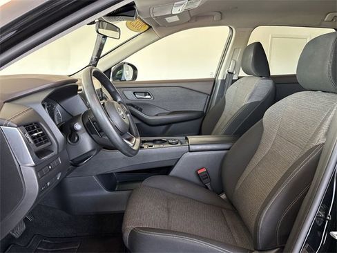 Used 2023 Nissan Rogue SV image 20
