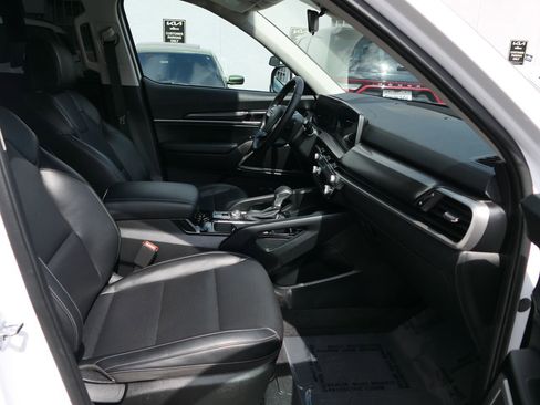 Used 2023 Kia Telluride LX image 27