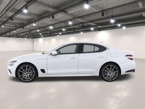 Used 2025 Genesis G70 2.5T RWD image 6