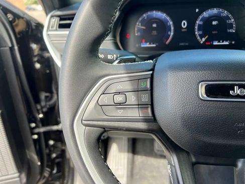 Used 2024 Jeep Grand Cherokee L Laredo AWD/4WD image 27