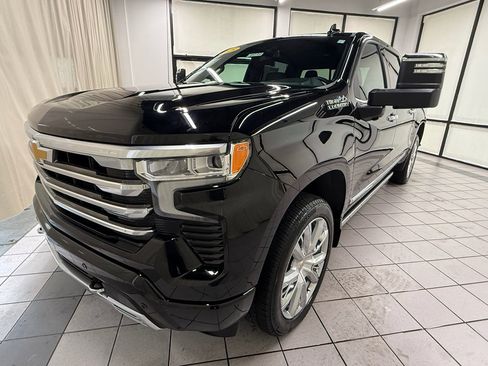 Certified 2025 Chevrolet Silverado 1500 High Country w/ High Country Premium Package AWD/4WD image 10