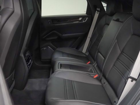 Certified 2025 Porsche Cayenne GTS image 18