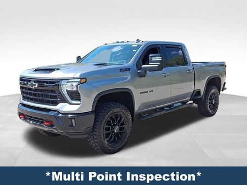 Used 2025 Chevrolet Silverado 2500 LTZ w/ LTZ Plus Package image 4