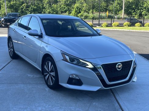 Used 2022 Nissan Altima 2.5 SL AWD/4WD image 2
