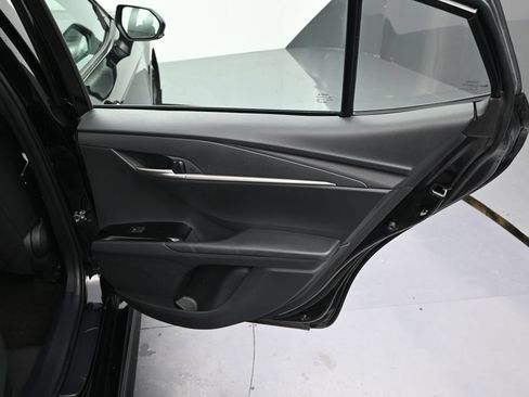Used 2025 Toyota Camry SE FWD image 9