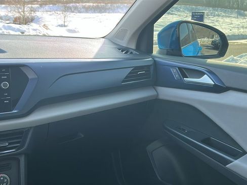 Used 2022 Volkswagen Taos SE image 25